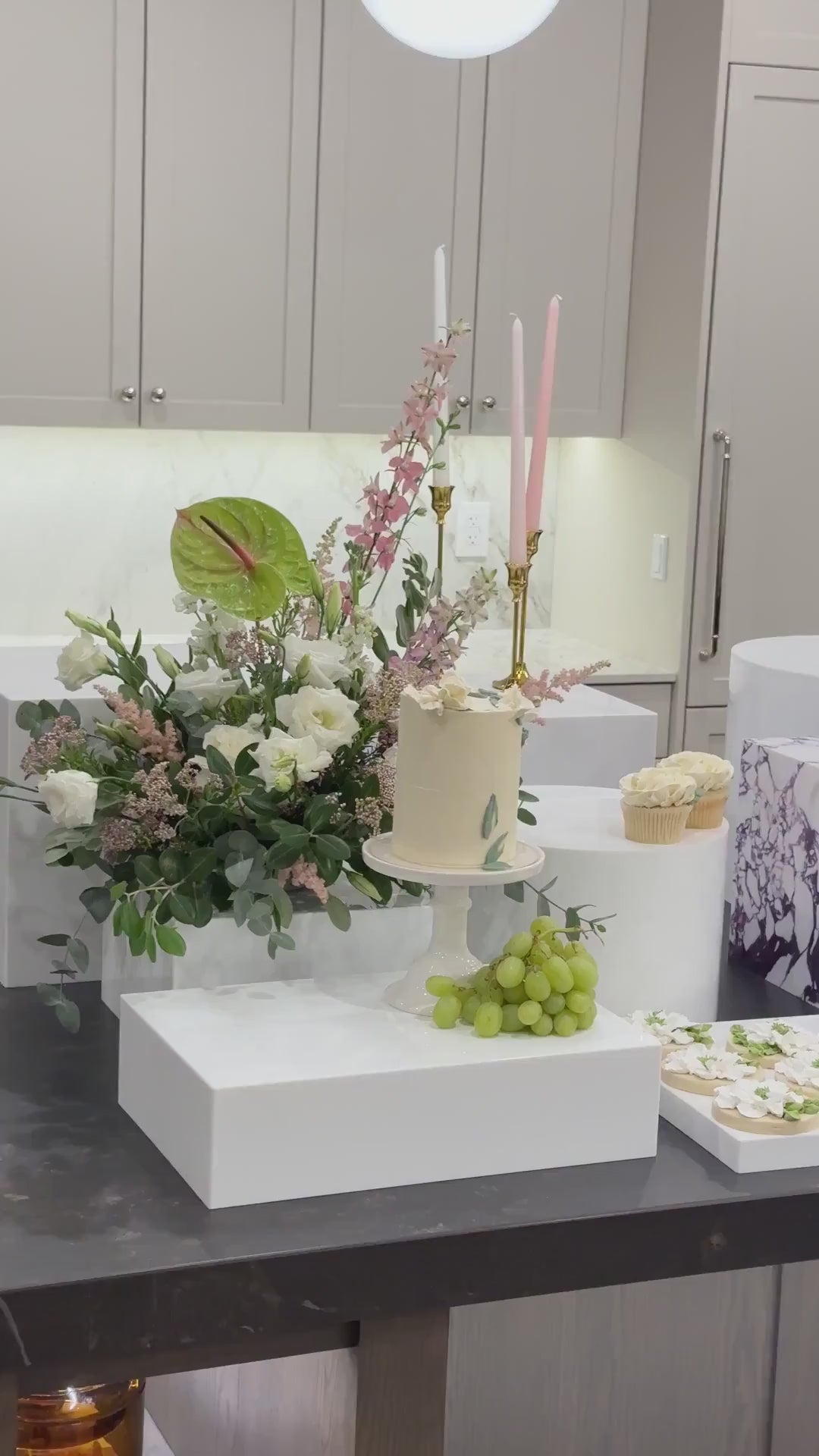 VIola Premium Acrylic Food Display